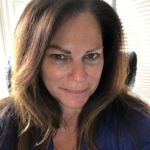 Meet your Posher, Dana